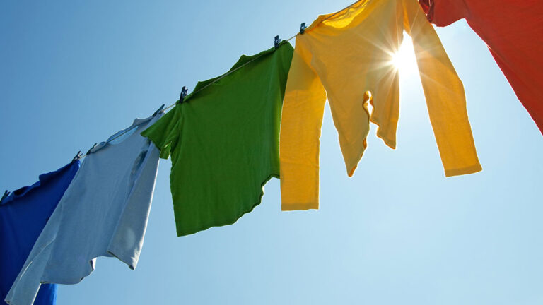 How to dry clothes quickly in rainy season? Try these 10 super tips